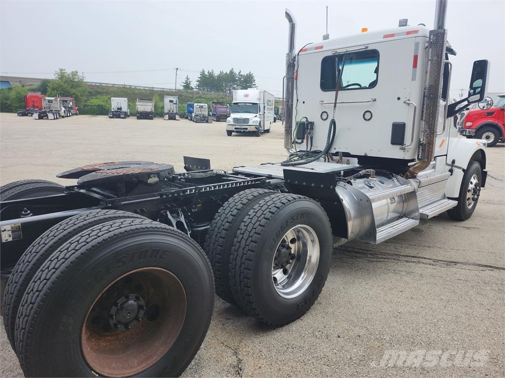 Peterbilt 567 Camiones tractor