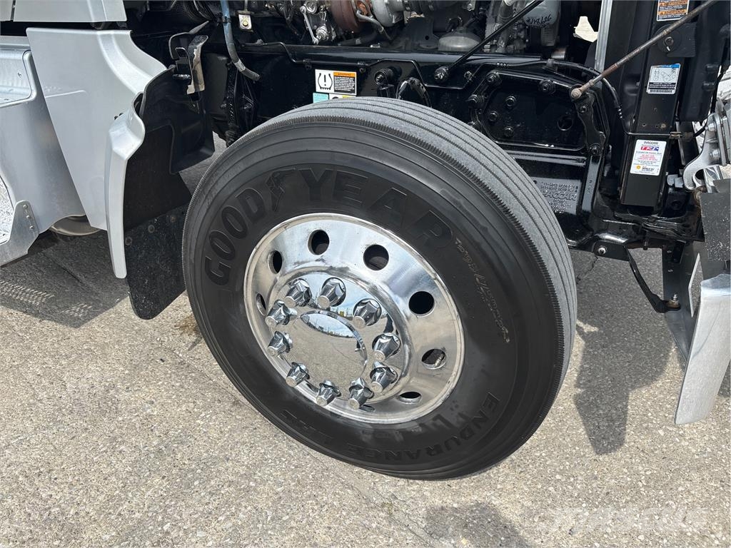 Peterbilt 567 Autotractoare