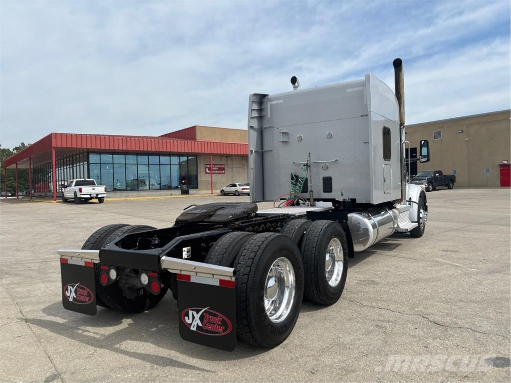 Peterbilt 567 Autotractoare