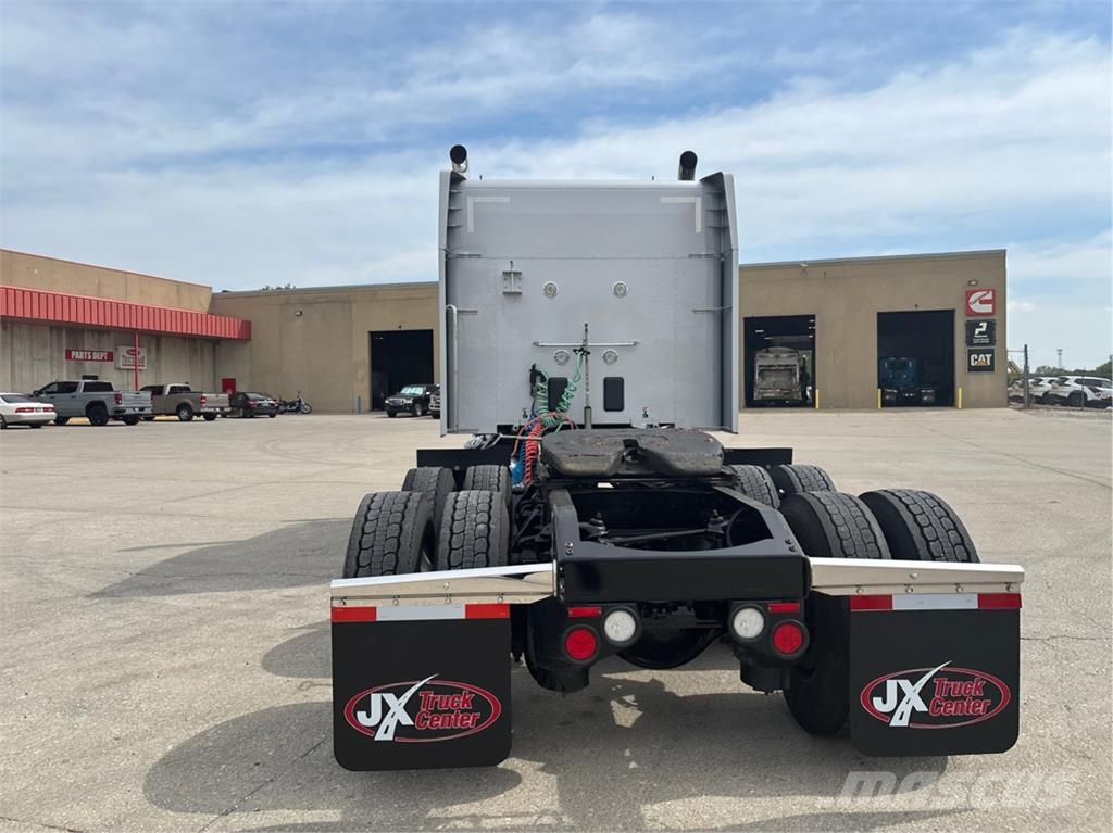 Peterbilt 567 Autotractoare