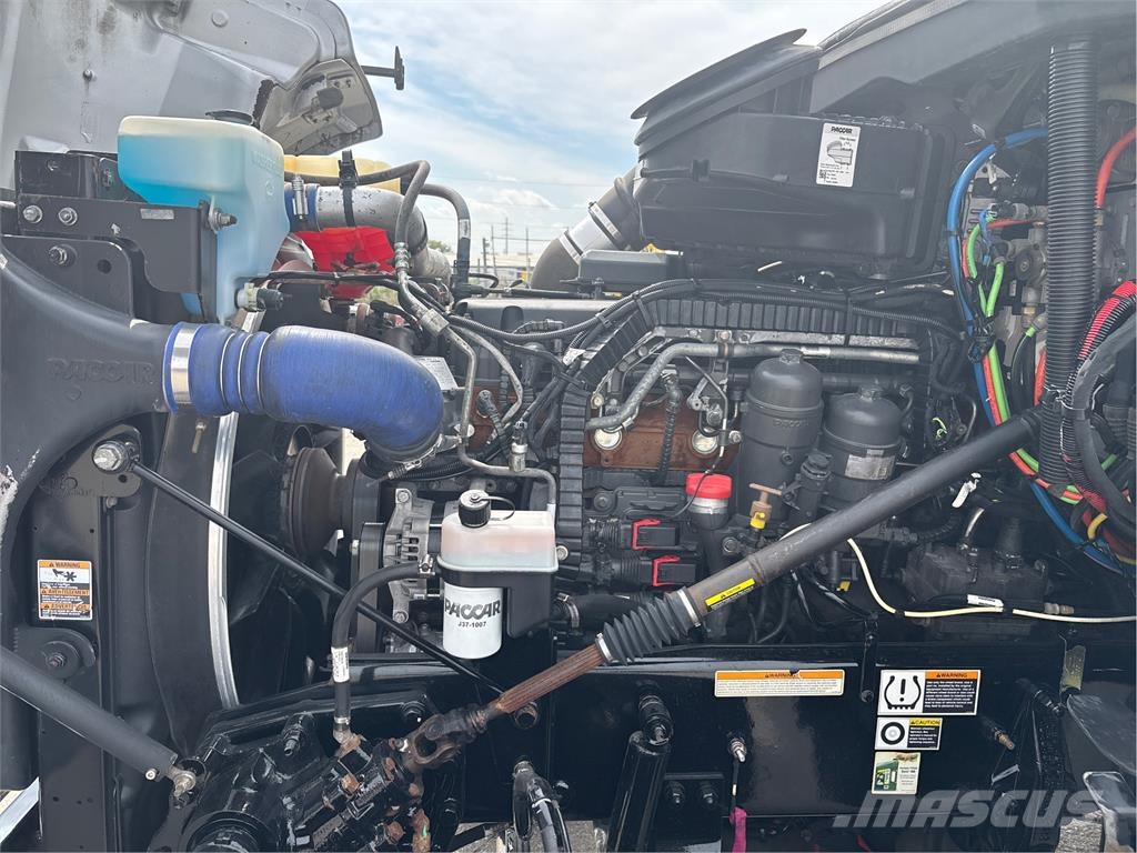 Peterbilt 567 Autotractoare