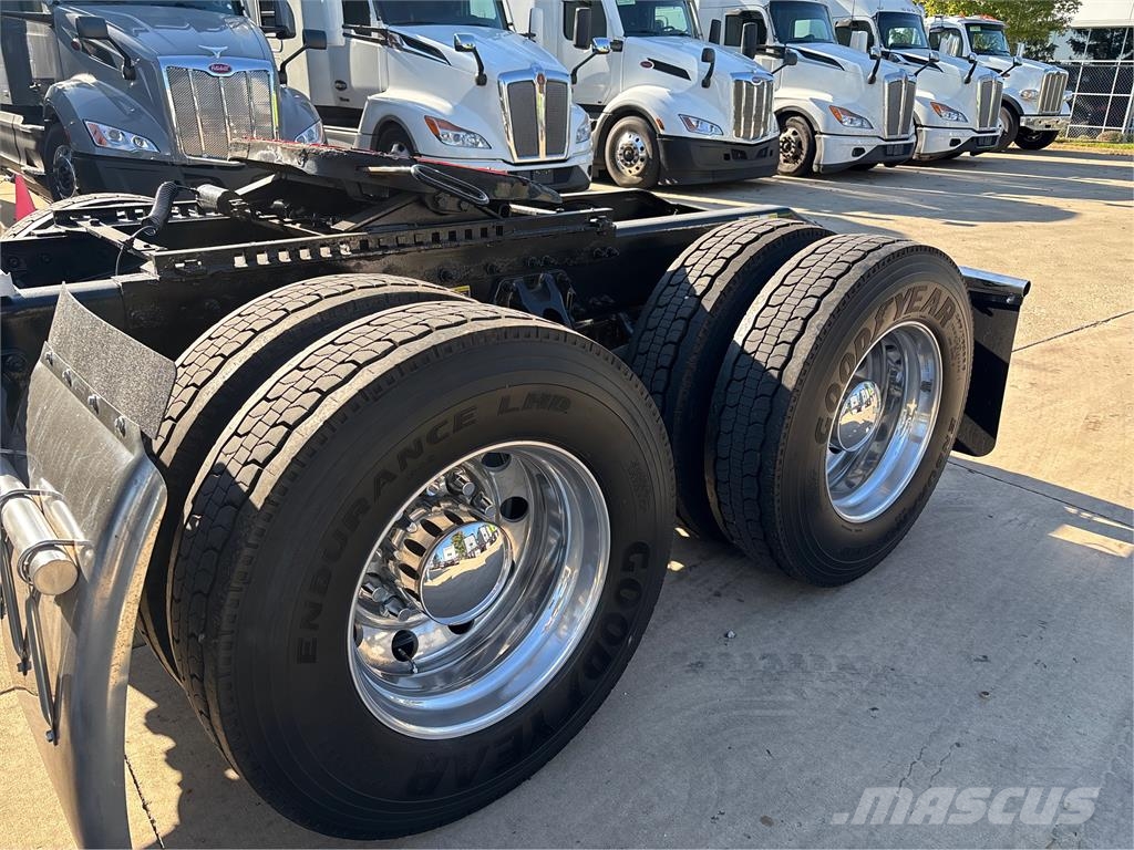 Peterbilt 567 Camiones tractor