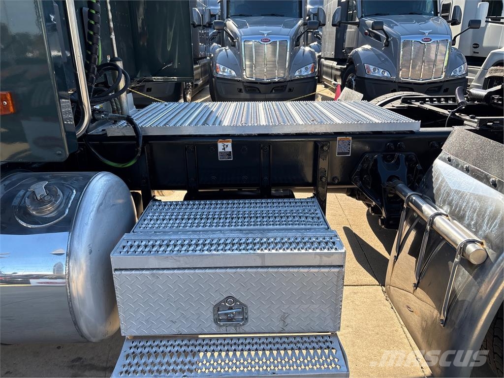 Peterbilt 567 Camiones tractor