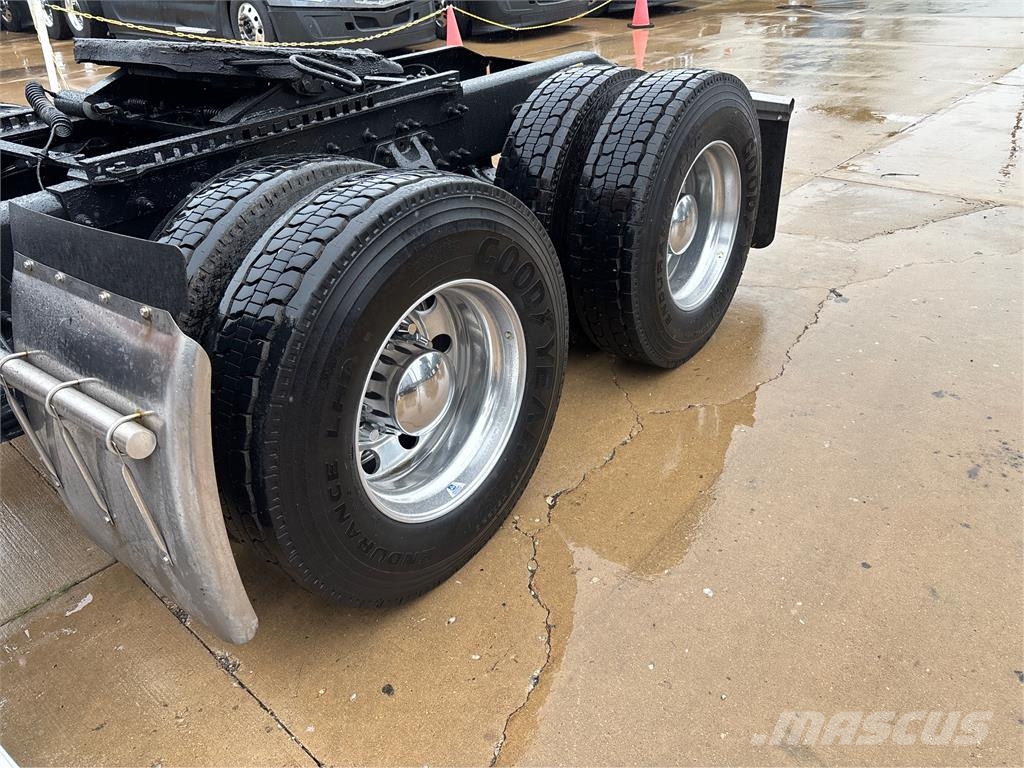 Peterbilt 567 Camiones tractor