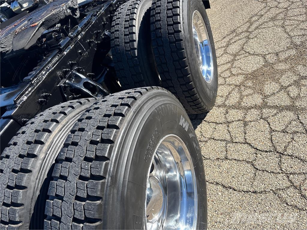 Peterbilt 567 Camiones tractor