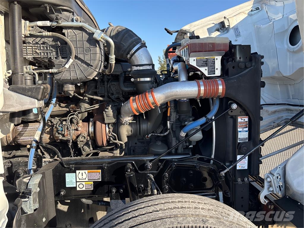 Peterbilt 567 وحدات الجر