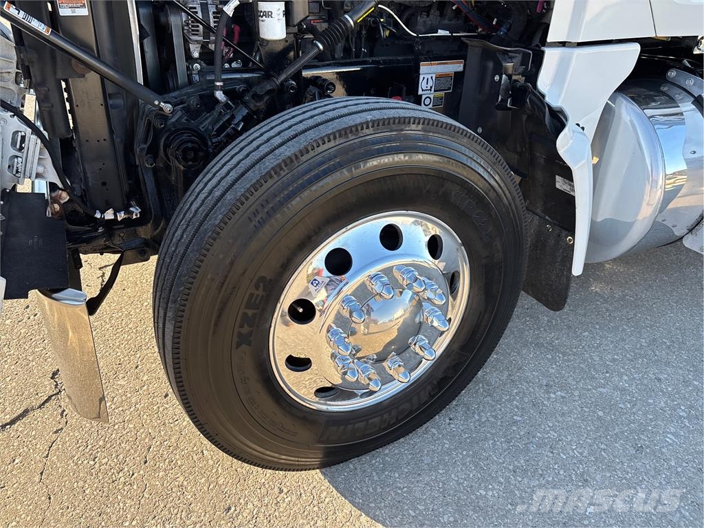 Peterbilt 567 وحدات الجر