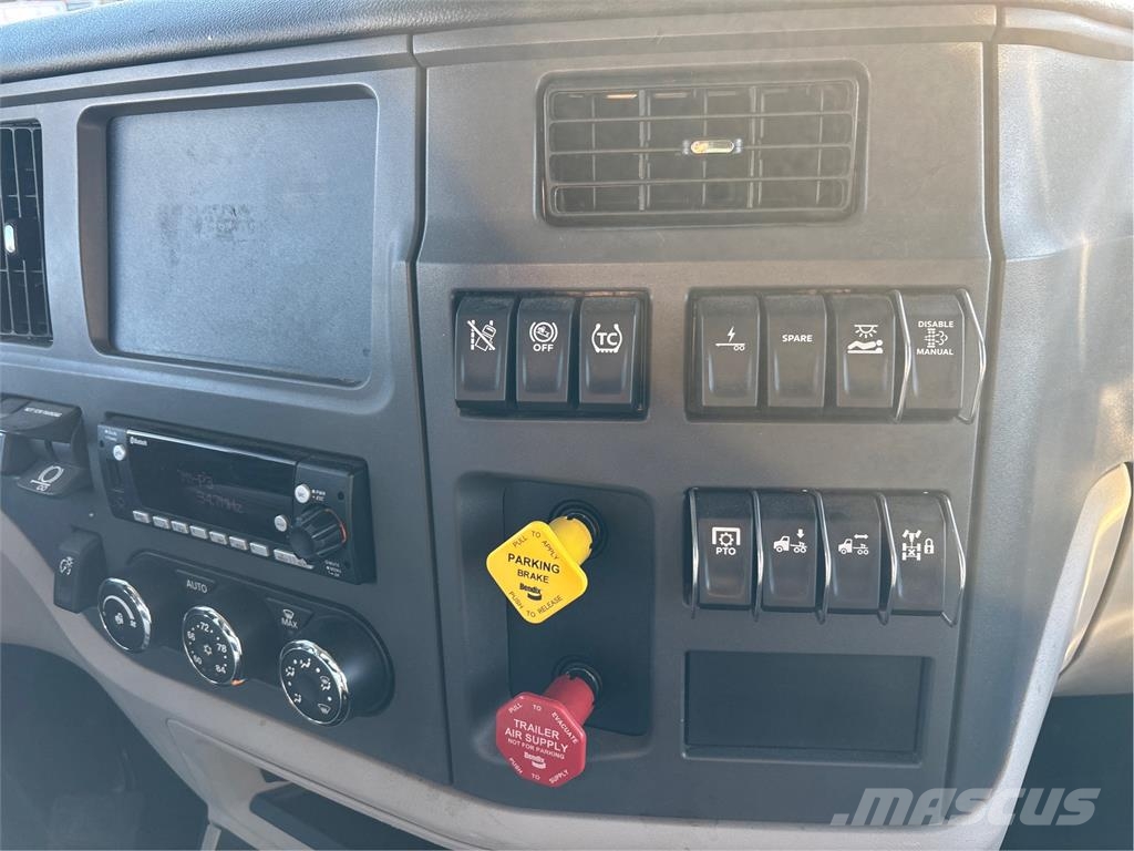 Peterbilt 567 وحدات الجر