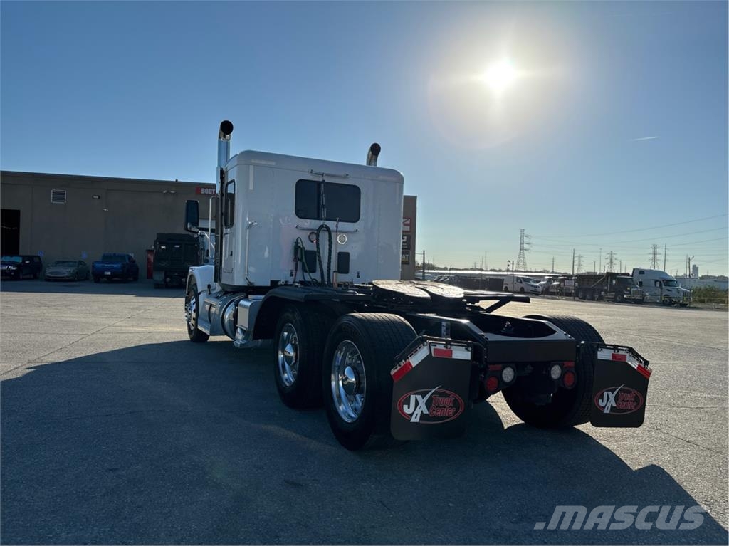 Peterbilt 567 وحدات الجر