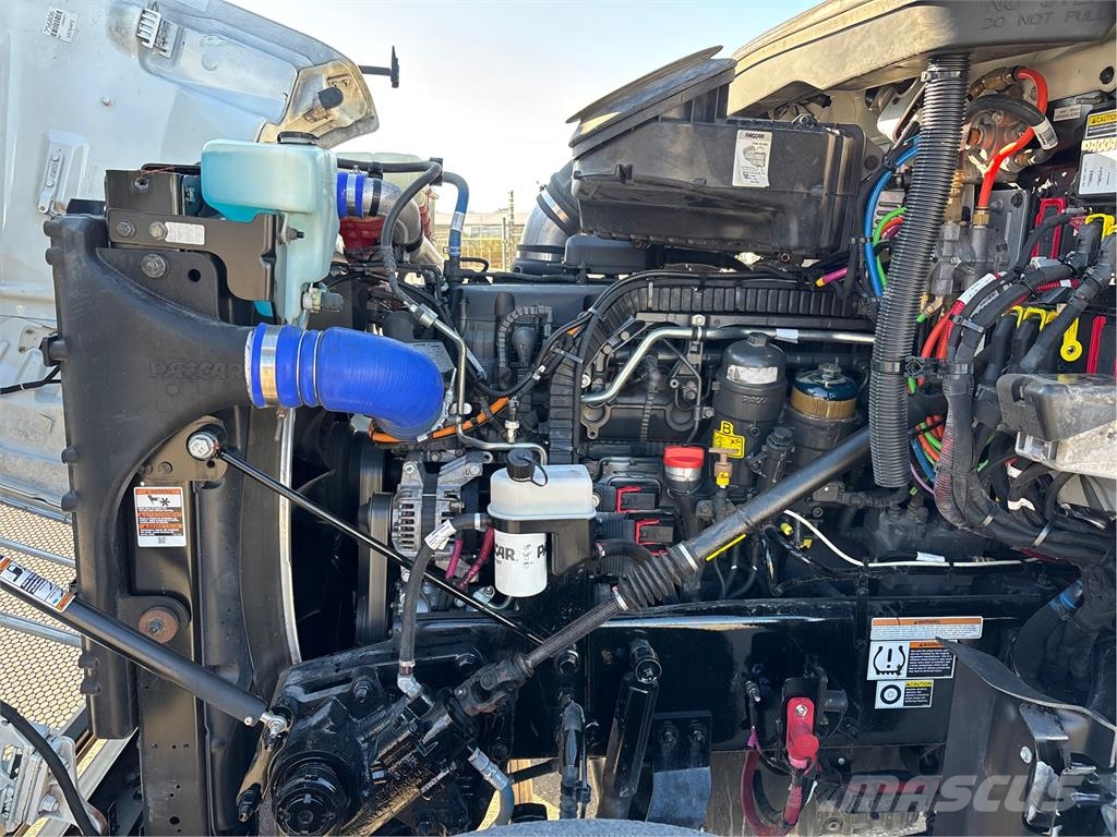 Peterbilt 567 وحدات الجر