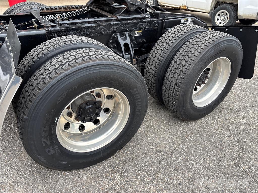 Peterbilt 579 Prime Movers
