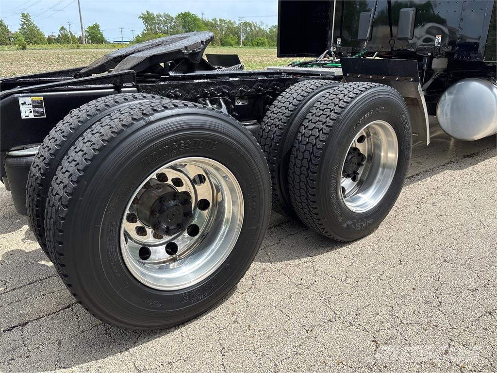 Peterbilt 579 Prime Movers