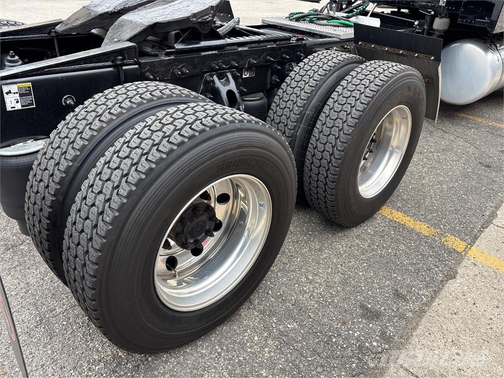 Peterbilt 579 Prime Movers