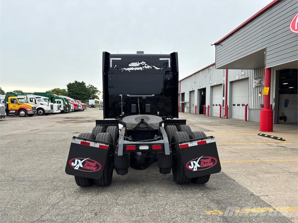 Peterbilt 579 Prime Movers