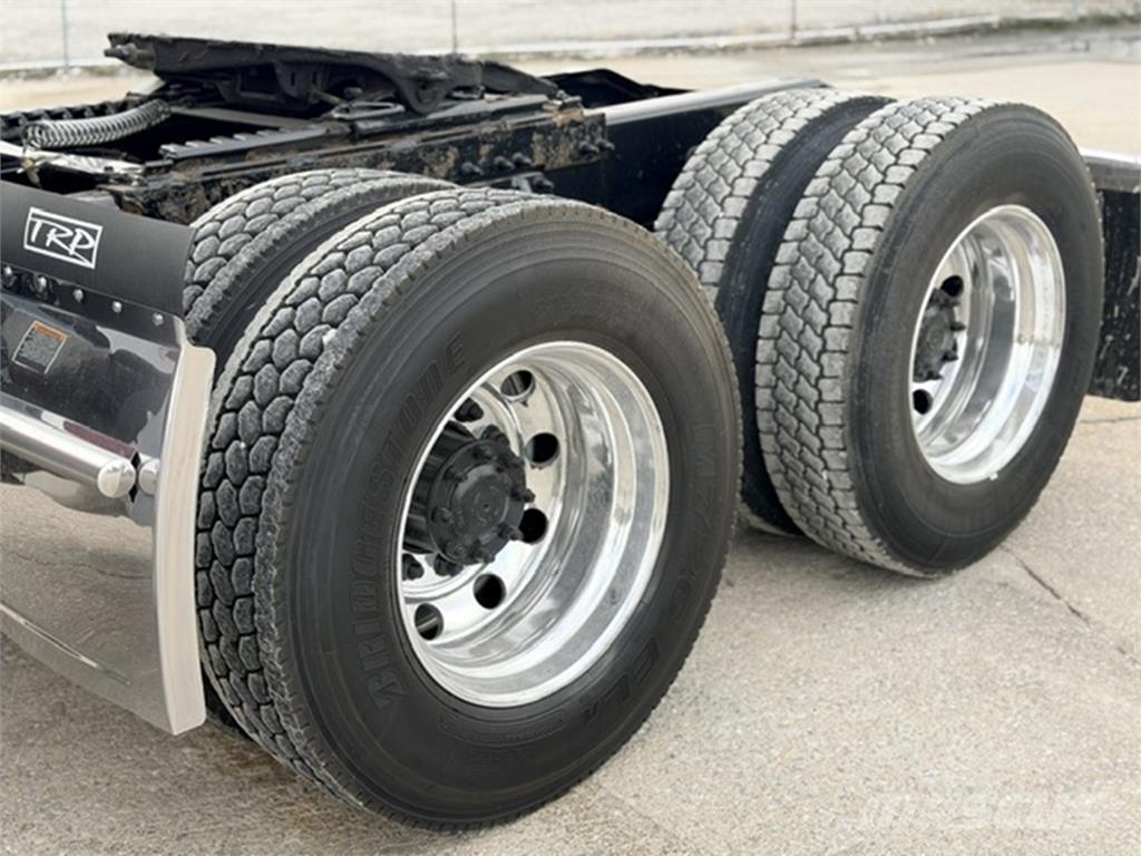 Peterbilt 579 Prime Movers
