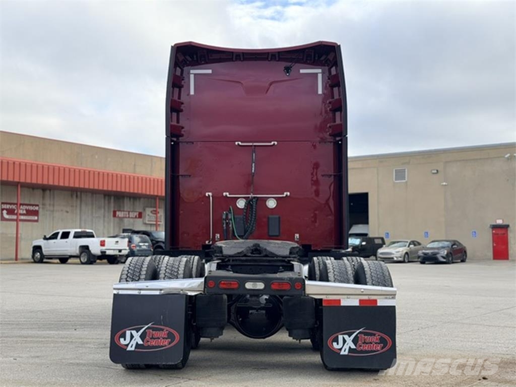 Peterbilt 579 Prime Movers