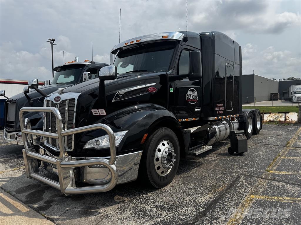 Peterbilt 579 Trekkers