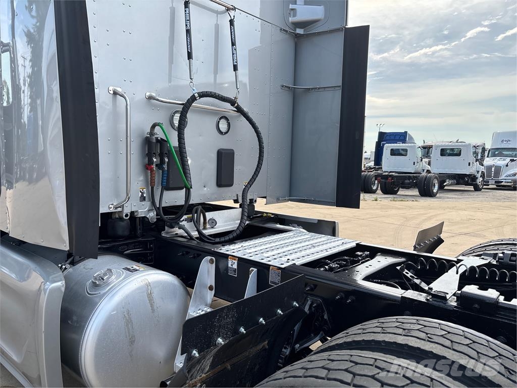 Peterbilt 579 Prime Movers