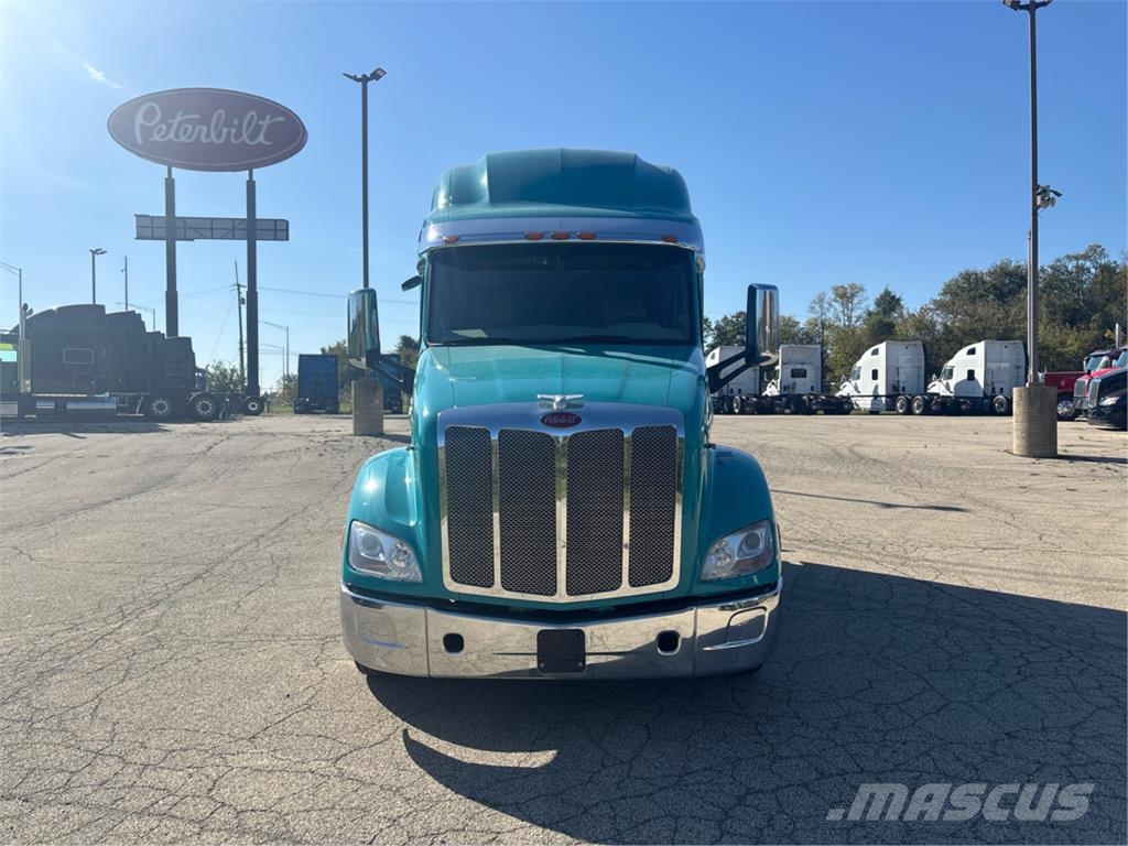 Peterbilt 579 Naudoti vilkikai