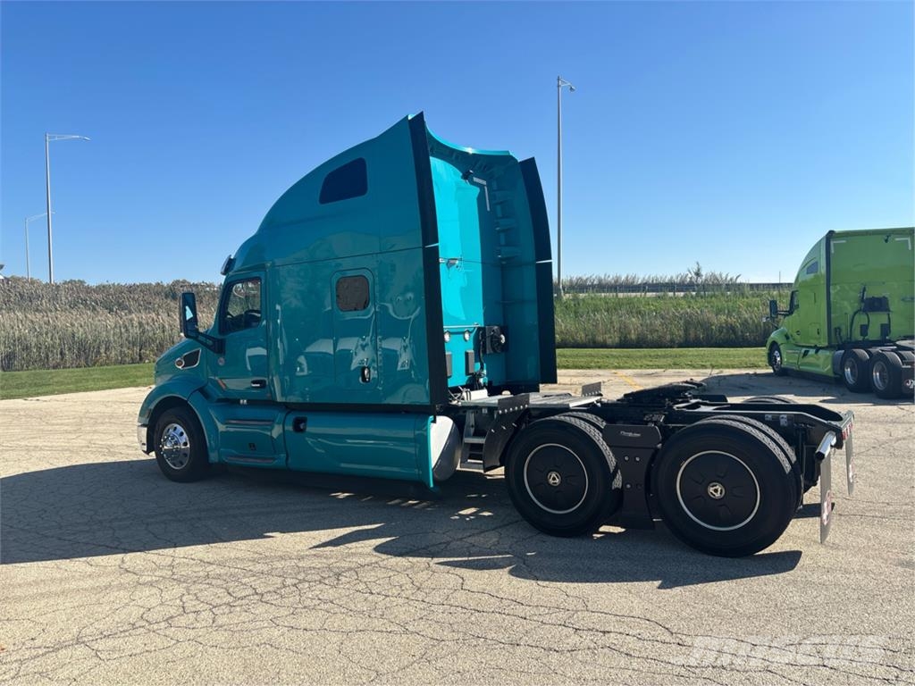 Peterbilt 579 Naudoti vilkikai