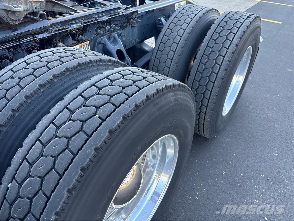 Peterbilt 579 Trekkers