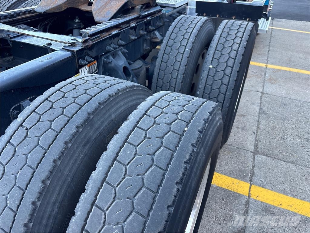 Peterbilt 579 Trekkers