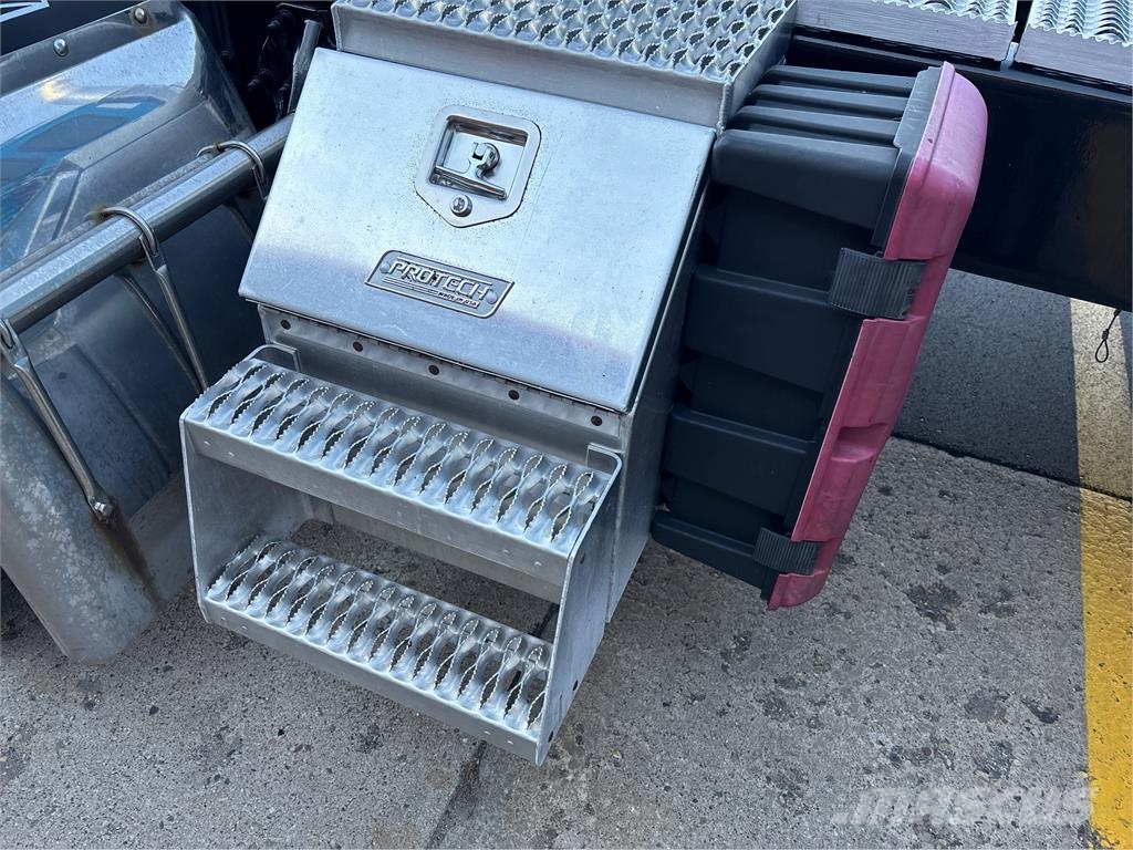 Peterbilt 579 Trekkers