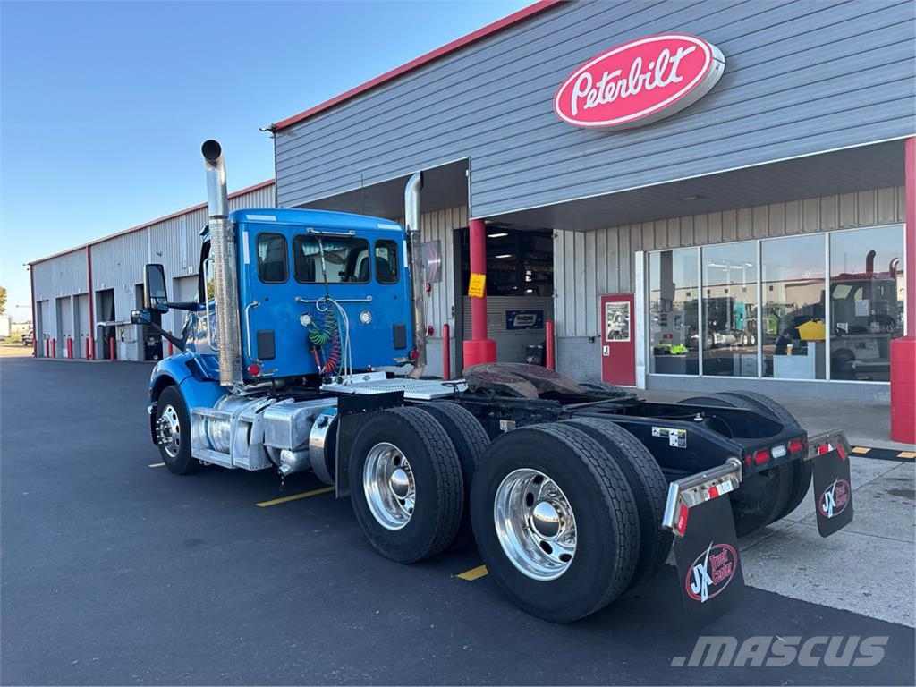 Peterbilt 579 Trekkers