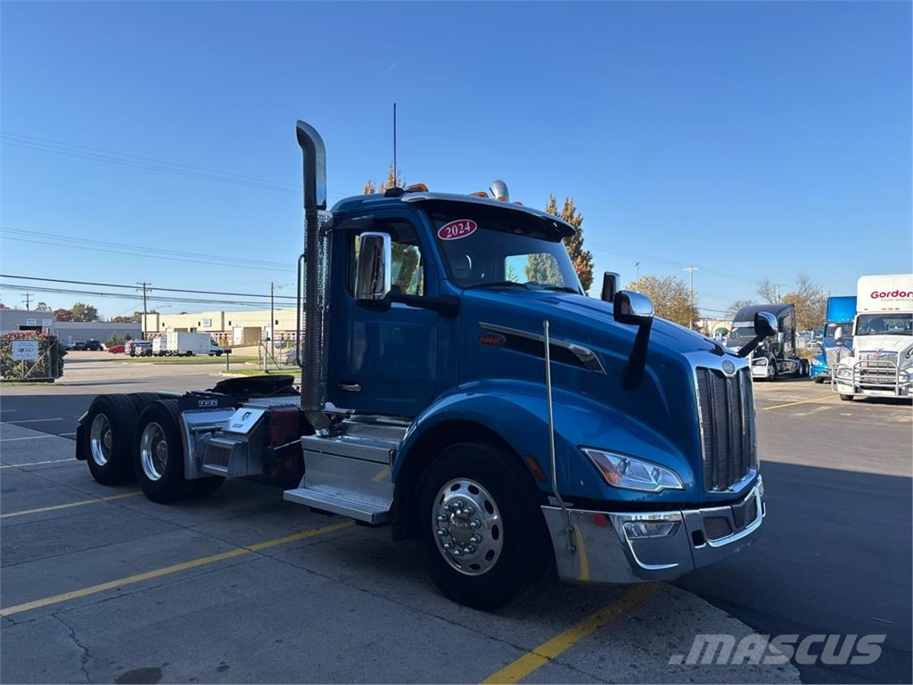 Peterbilt 579 Trekkers