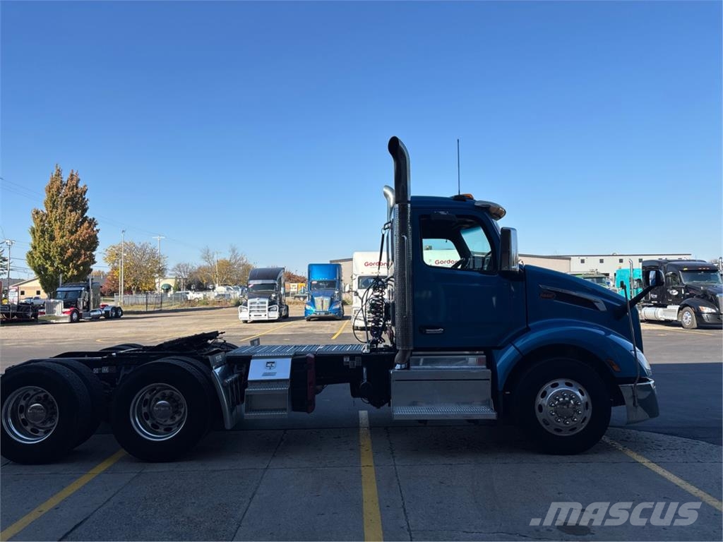 Peterbilt 579 Trekkers