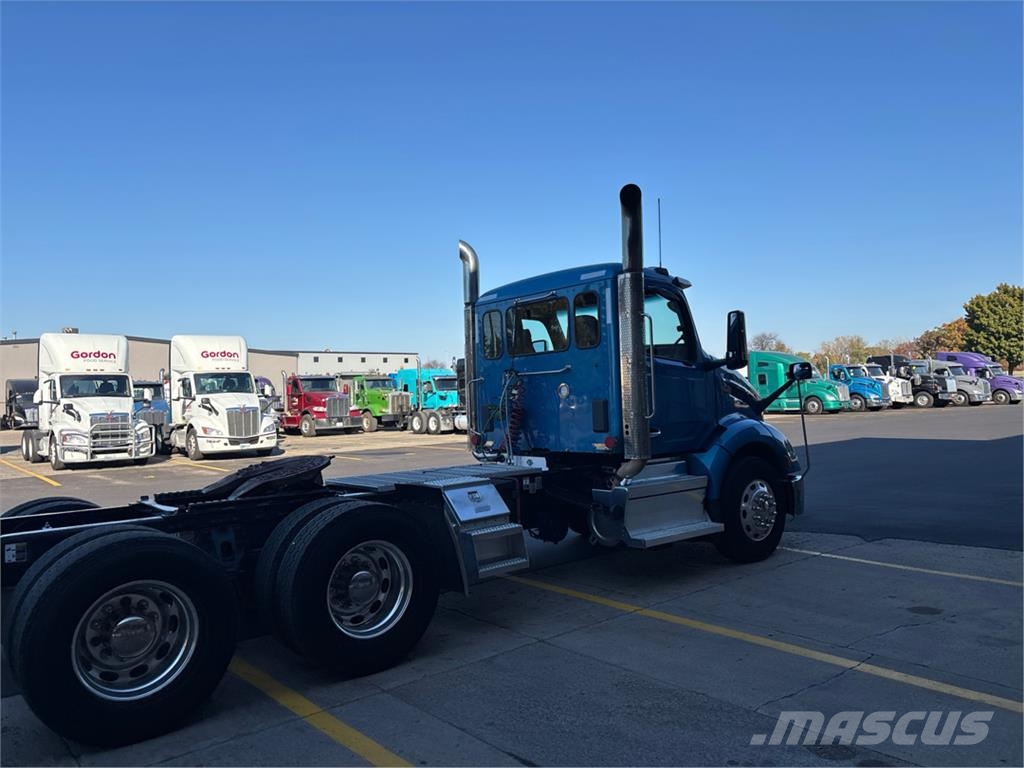 Peterbilt 579 Trekkers