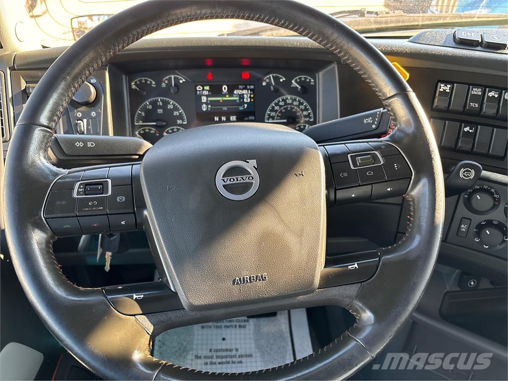 Volvo VNL64T740 Τράκτορες