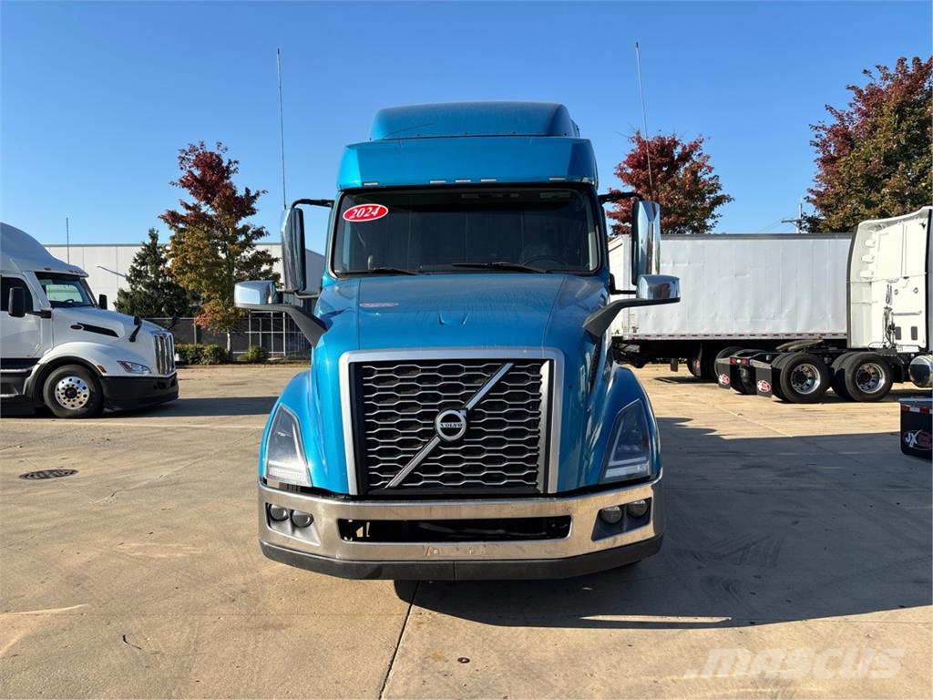 Volvo VNL64T740 Τράκτορες