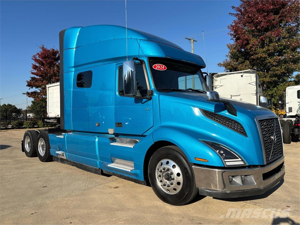 Volvo VNL64T740 Τράκτορες