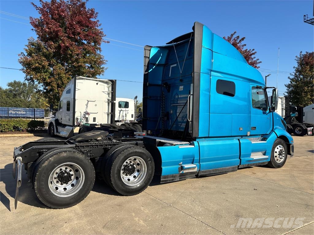 Volvo VNL64T740 Τράκτορες
