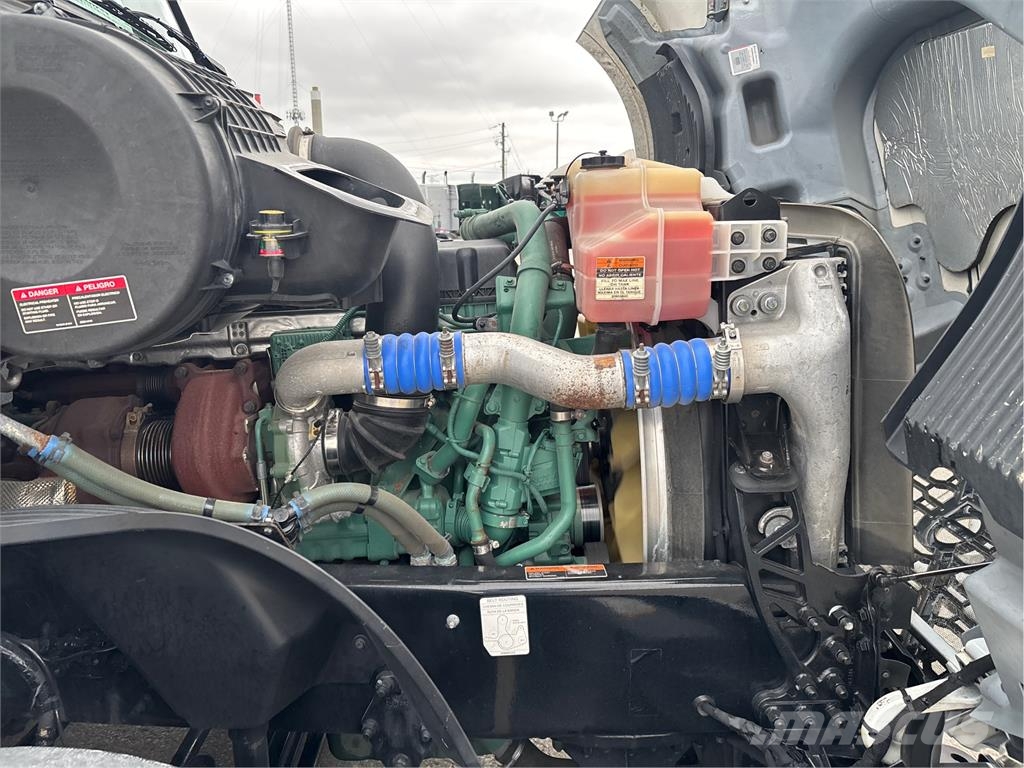 Volvo VNL64T860 트랙터 유닛