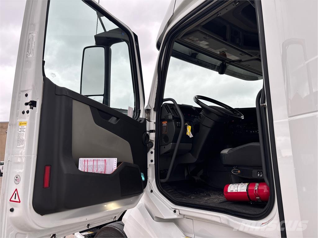 Volvo VNL64T860 트랙터 유닛