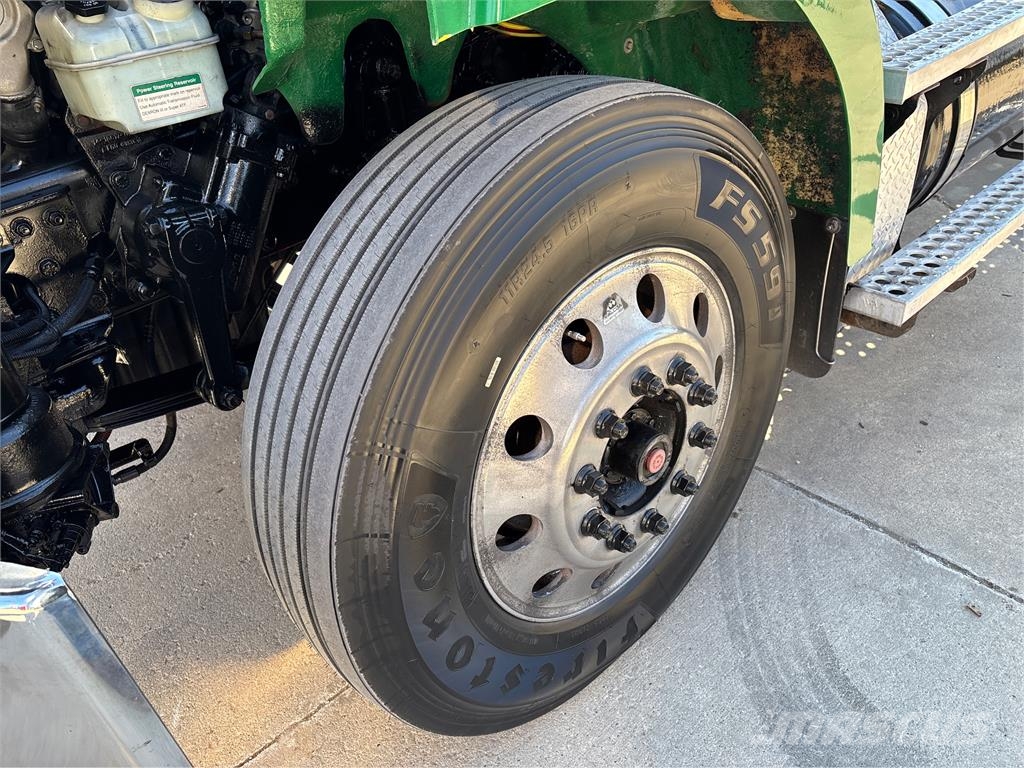 Western Star 4700SB Влекачи