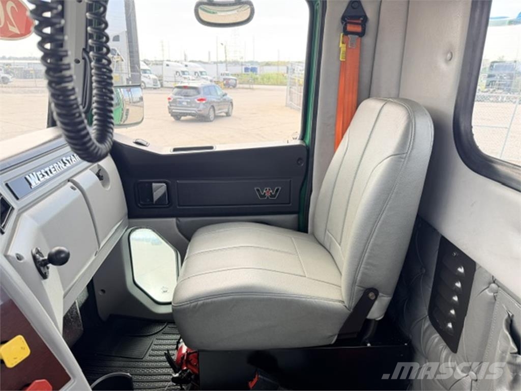Western Star 4700SB Влекачи