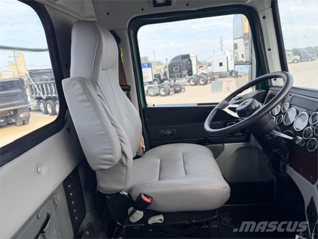 Western Star 4700SB Влекачи