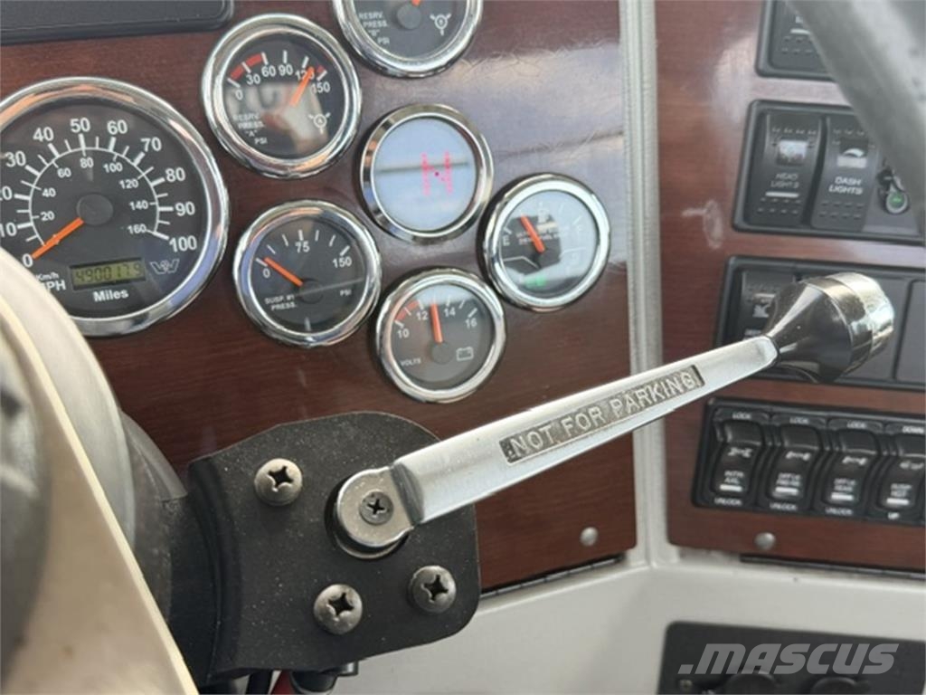 Western Star 4700SB Влекачи
