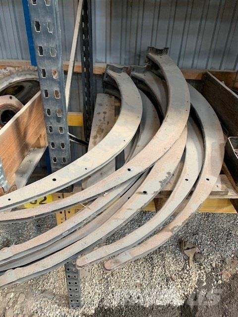 Fendt 12130 Diverse brugte dele(Ring for pris) محزمات مربعة