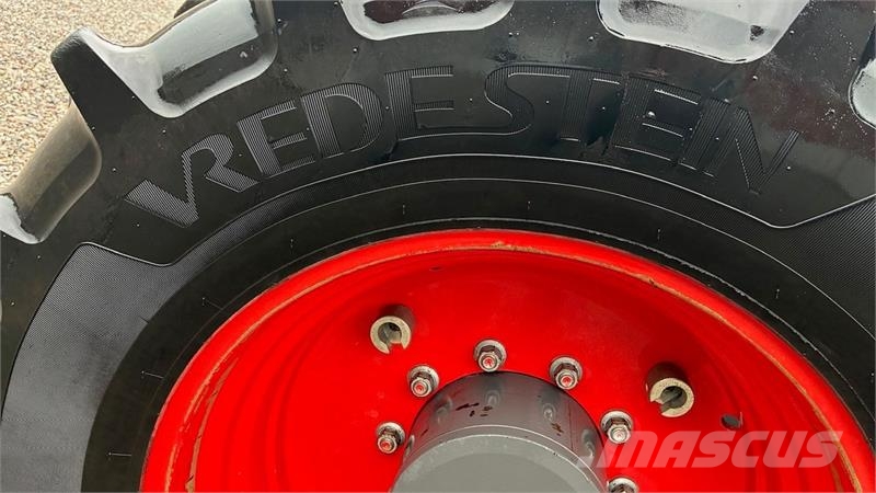 Fendt 724 Vario 拖拉机/农用车