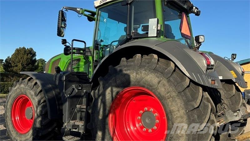 Fendt 828 Vario S4 Profi Plus Tractors