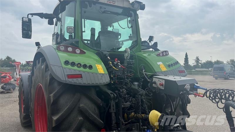 Fendt 828 Vario S4 Profi Plus Tractors