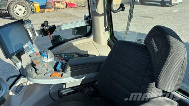 Fendt 828 Vario S4 Profi Plus Tractors