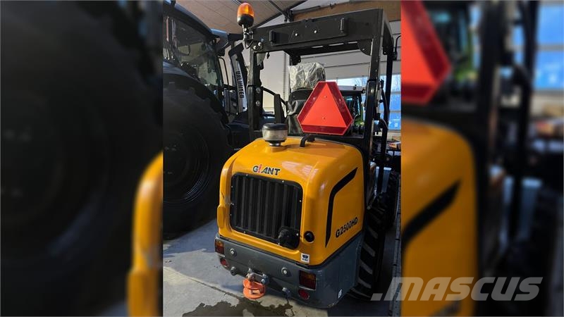 GiANT G2500HD لوادر صغيرة