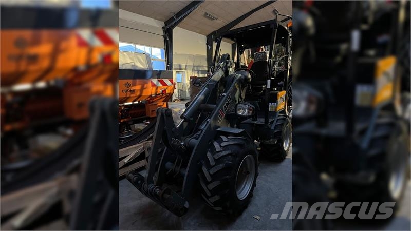 GiANT G2500HD لوادر صغيرة
