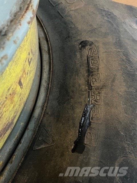 Goodyear 20,8x38 - 19,6x28 Tyres, wheels and rims