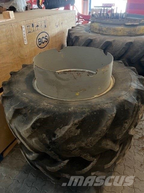 Goodyear 20,8x38 - 19,6x28 Tyres, wheels and rims